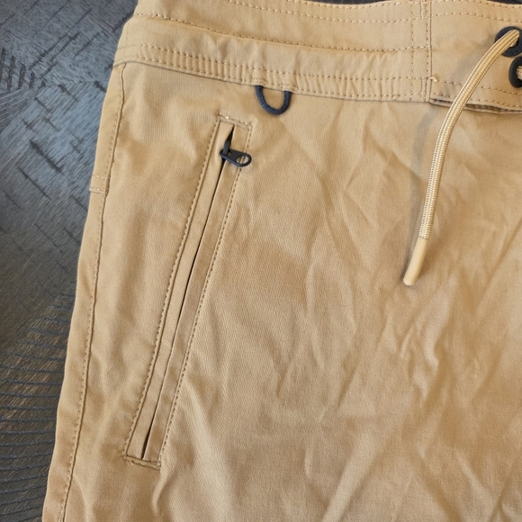 Roark Layover Trail Hybrid Adventure Shorts Tan Size 30- New RS364 Hiking Cargo - Picture 2 of 10